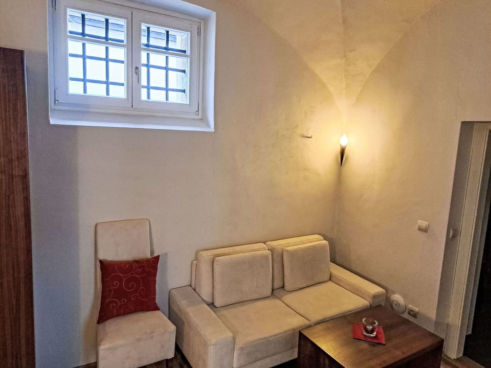 Wall, Flooring, Floor, Interior Design, Furniture, Ceiling, Room, Lighting, Couch, Apartment