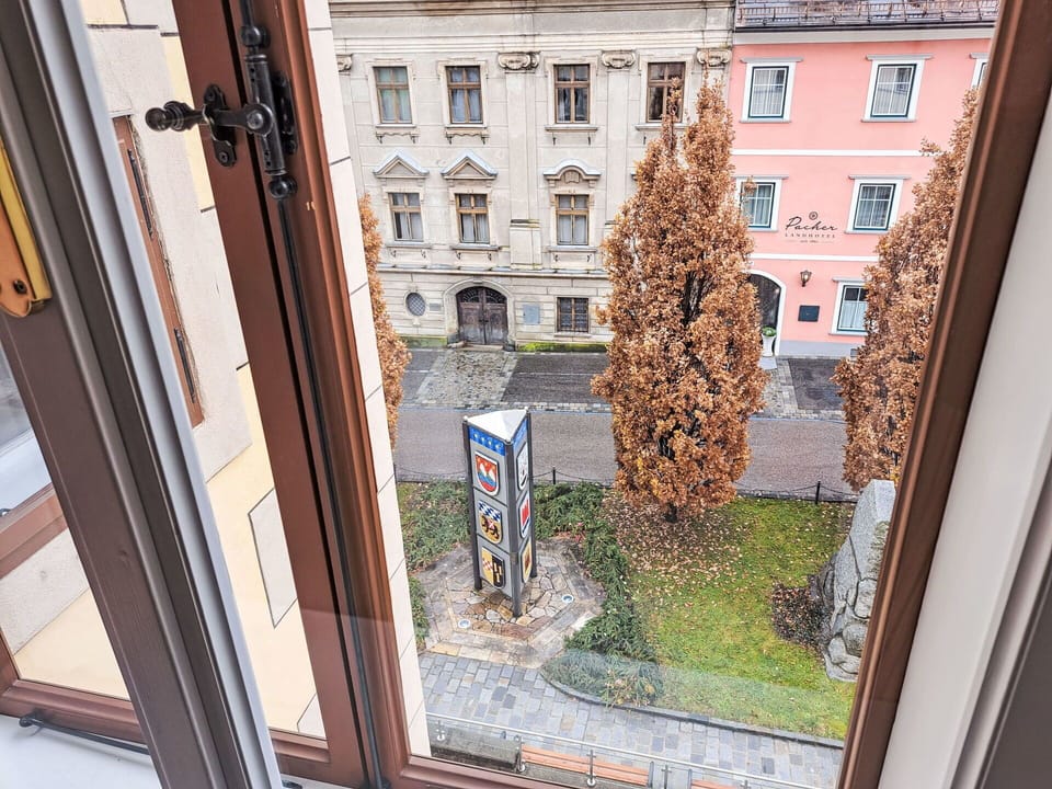 Apartment, Glass, Molding, Daylighting