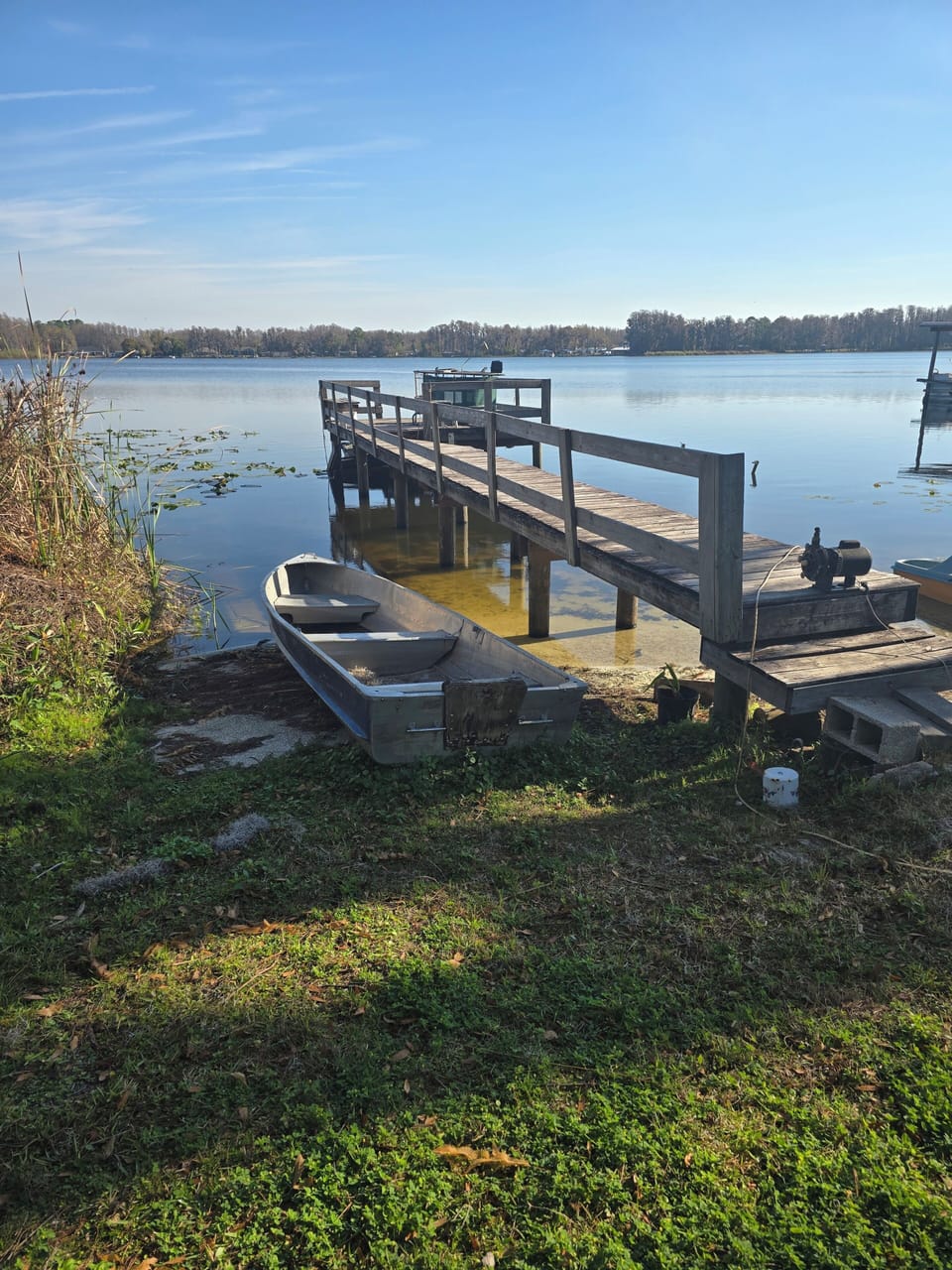 Access to the lake
