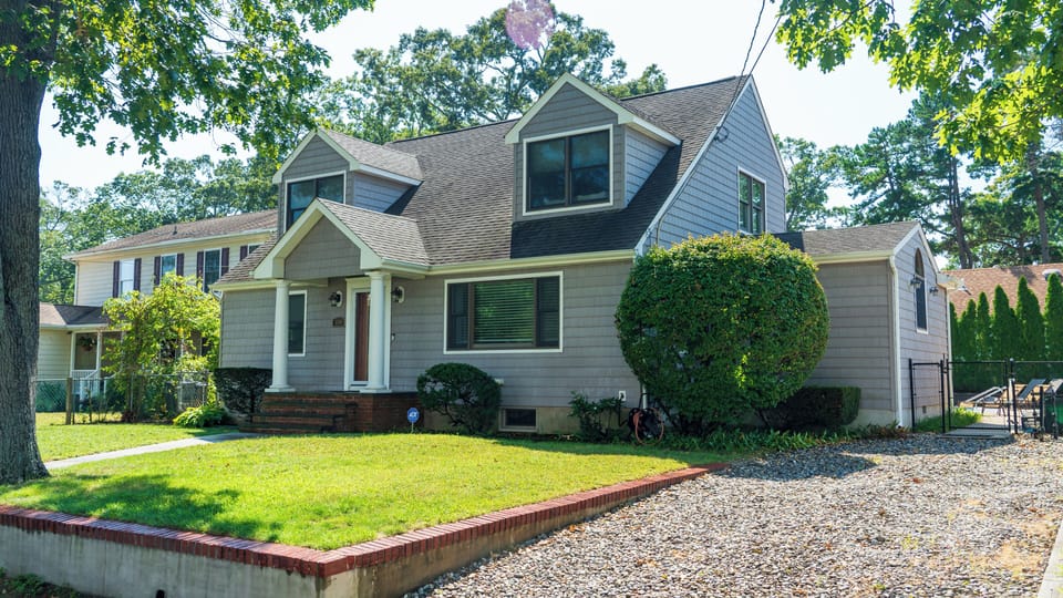View of front of the home