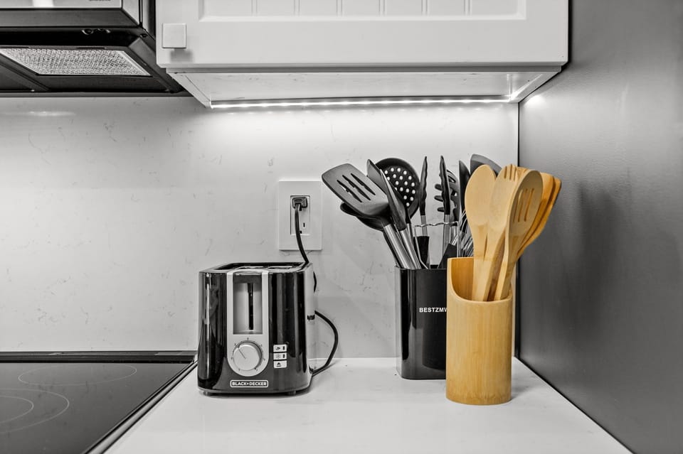 Kitchen (continued) - kitchen amenities