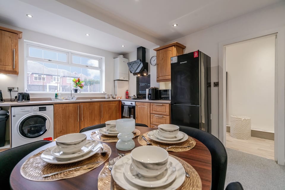 Kitchen & Dinning 