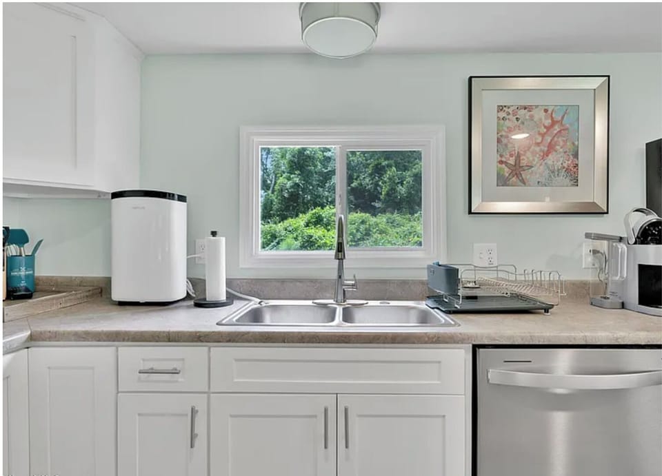 Everything you need to cook, dine, and gather - enjoy breakfast before heading out for beach adventures.