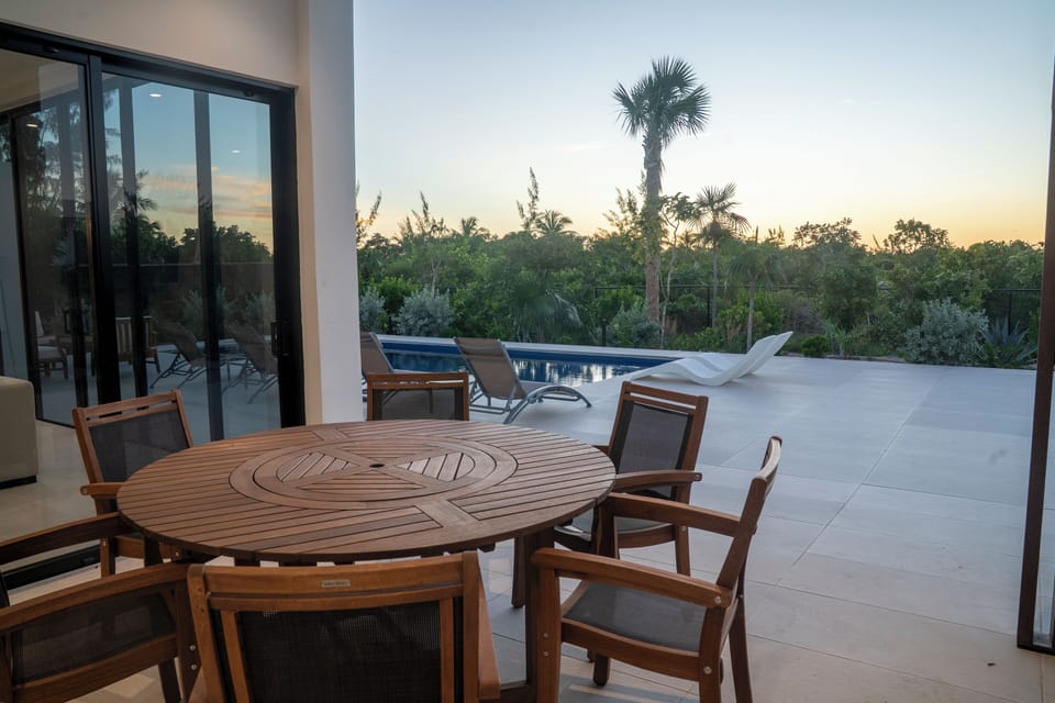 Outdoor dining