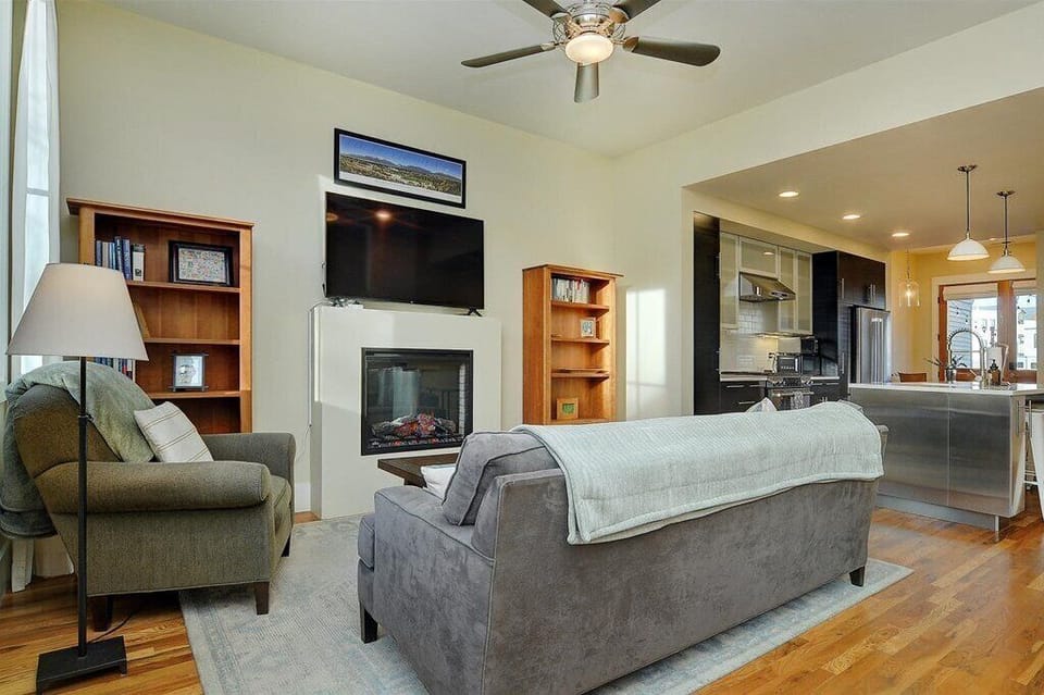 Modern mountain home in the heart of South Main