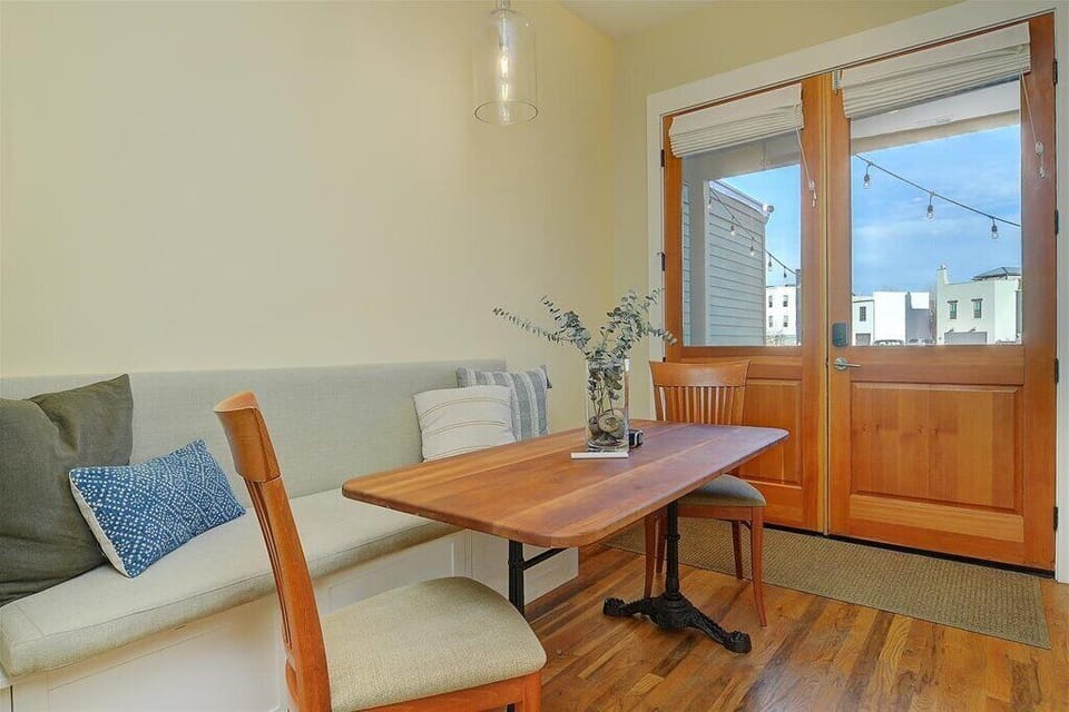 Cozy dining nook