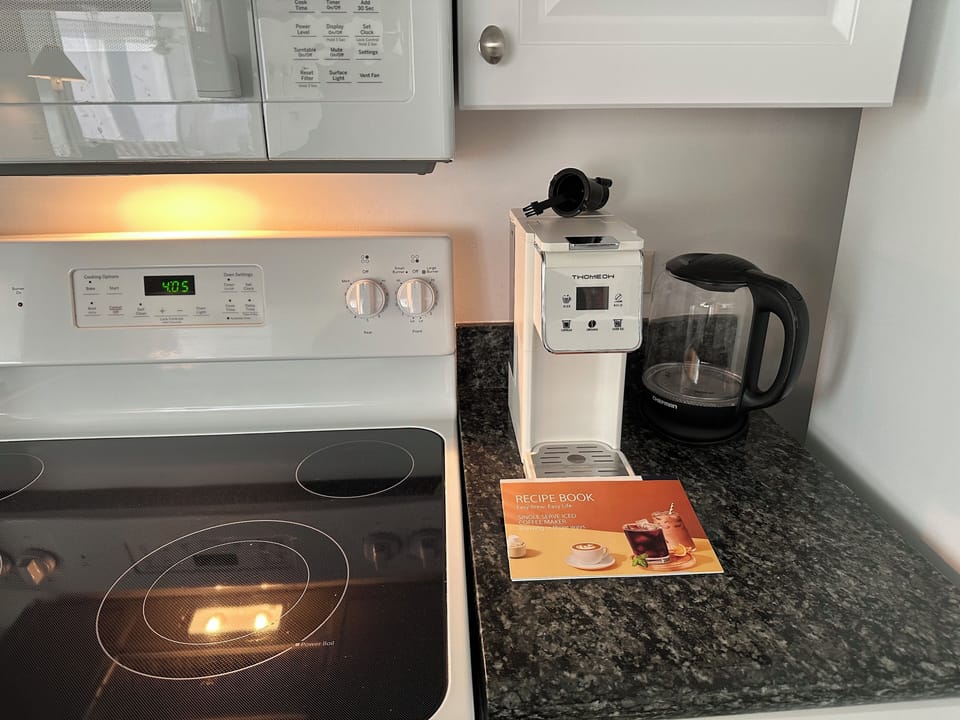 New small appliances, including K-Cup, Electric Kettle, Toaster/Toaster Oven