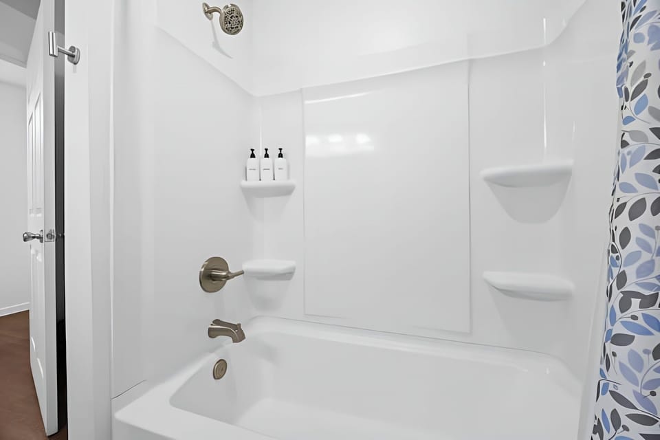 A fresh and spotless shower to help you scrub up after exploring the city.
