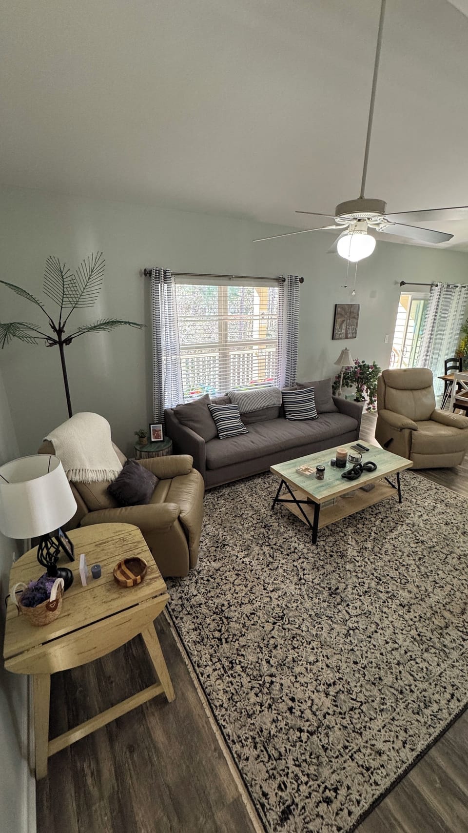 Vacation oasis just 1.4 miles to the white sands in charming Gulf Shores. Apartment in Gulf Shores