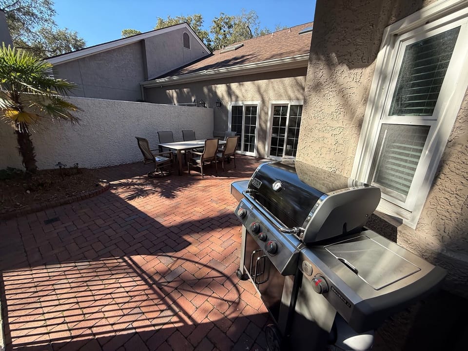 backyard grill, brand new weber