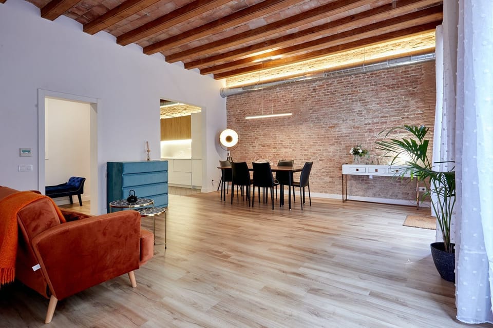 Main Living Room Photo 4