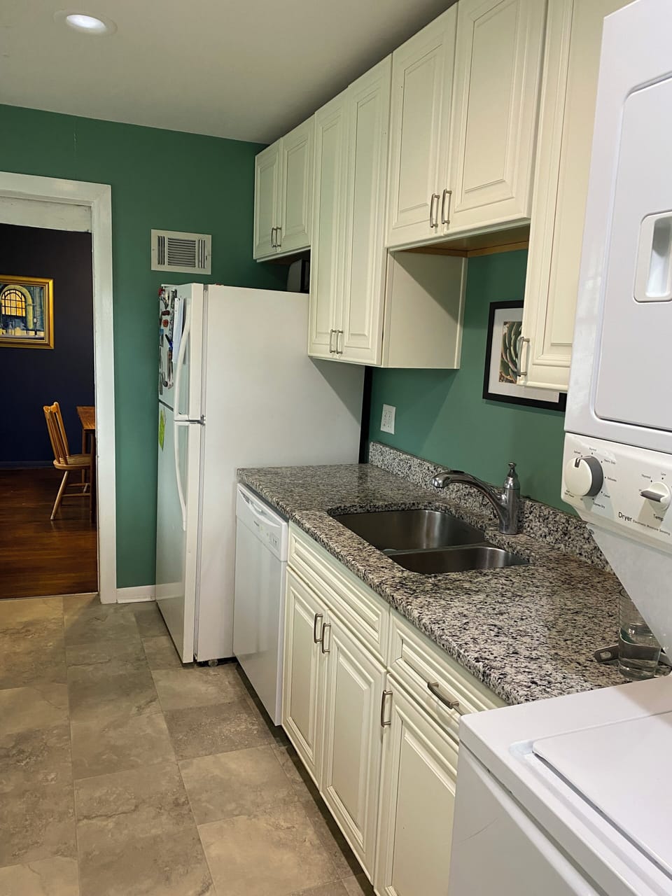 Kitchen & laundry