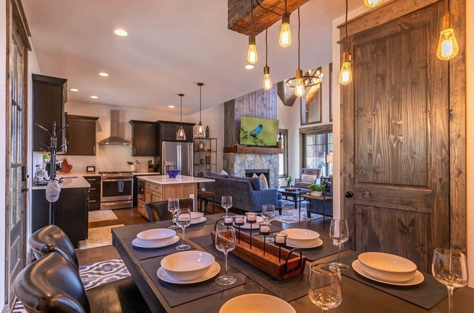 Meals turn into memories around this table. Share stories, plan tomorrow’s adventures, and reconnect over great food while the mountains quietly stretch beyond the windows.