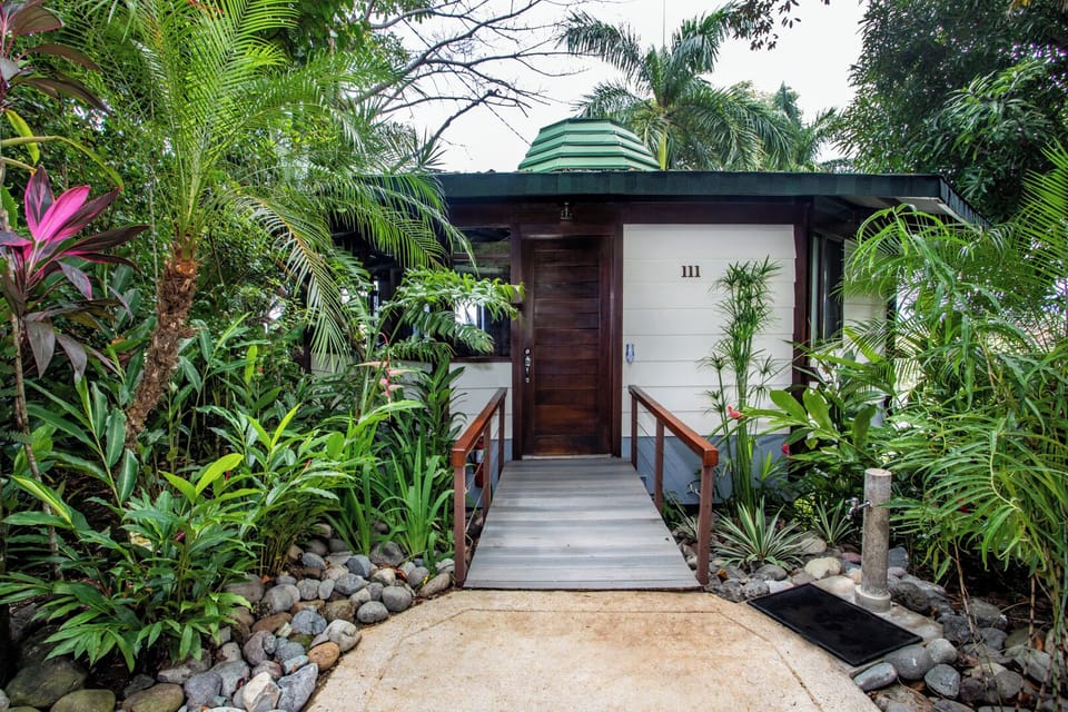 Welcome to Tulemar Bungalow!