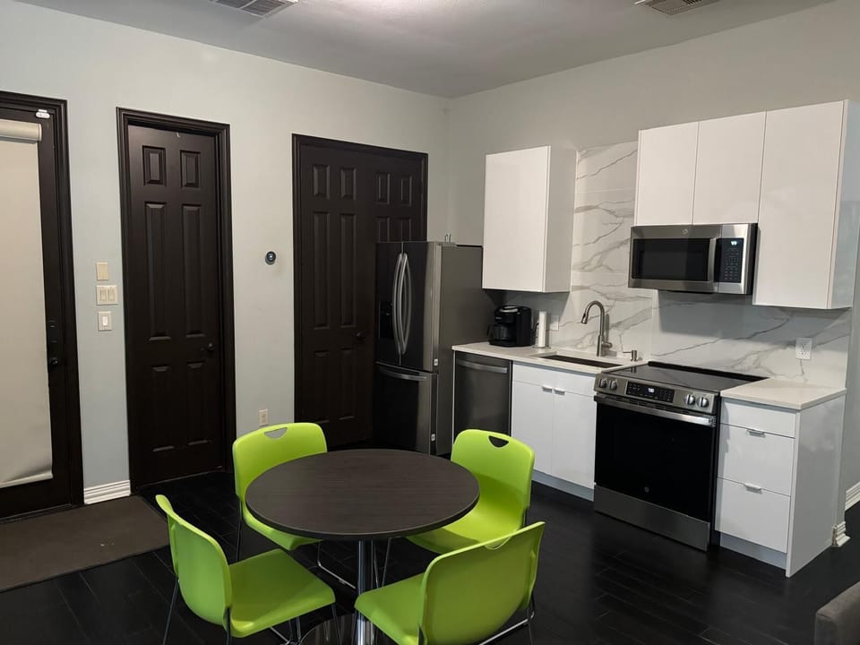 Kitchen & Dinning Area