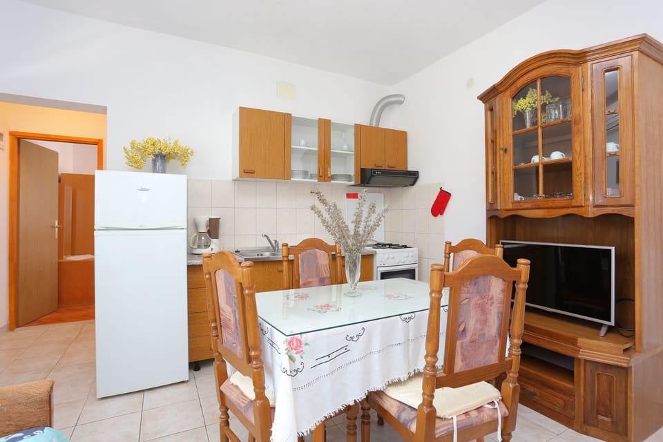 Kitchen 2