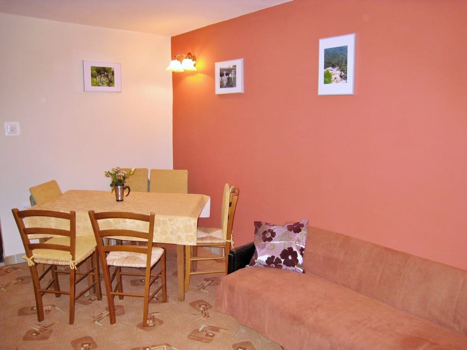 Dining room 1