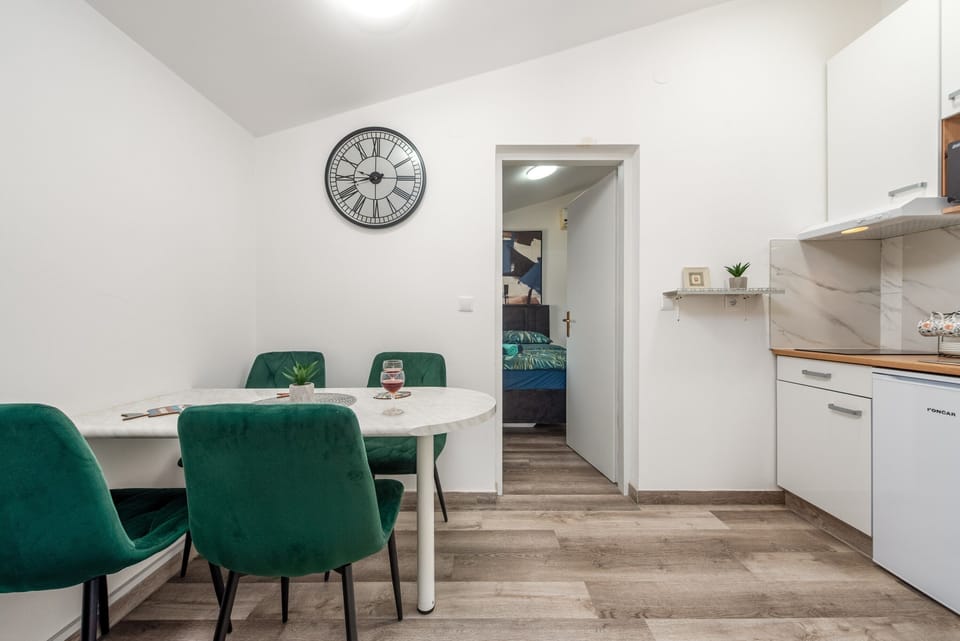 Dining room 2