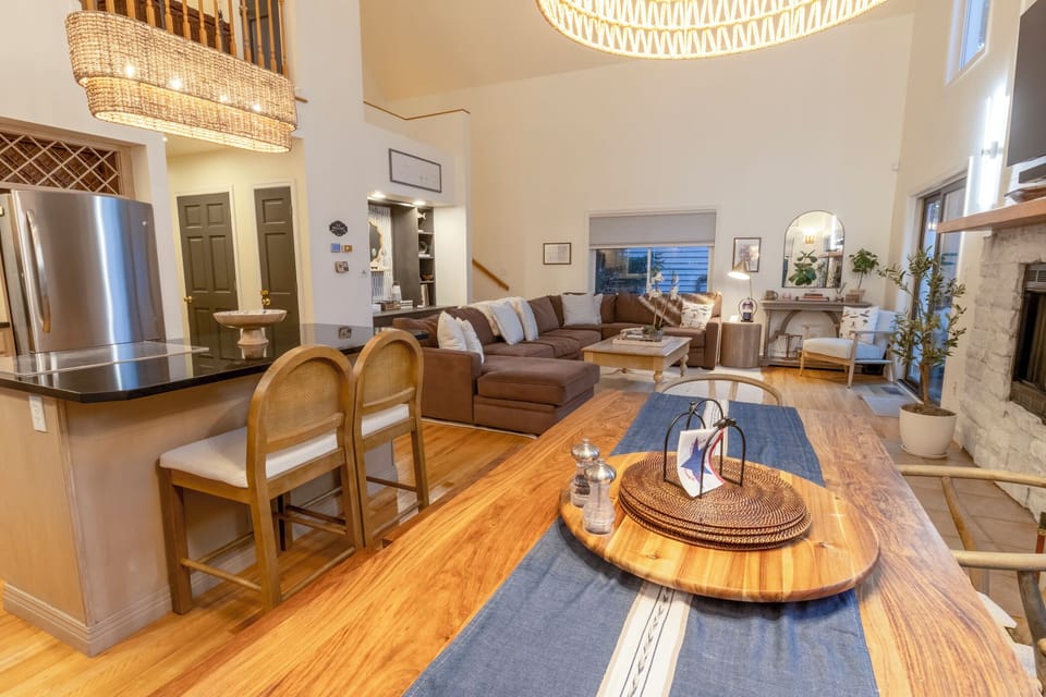 Main Level | Dining | Kitchen