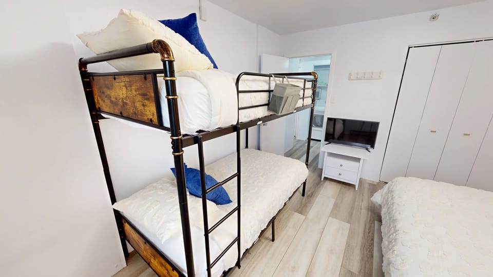 Bed, Bedroom, Furniture, Indoors, Room