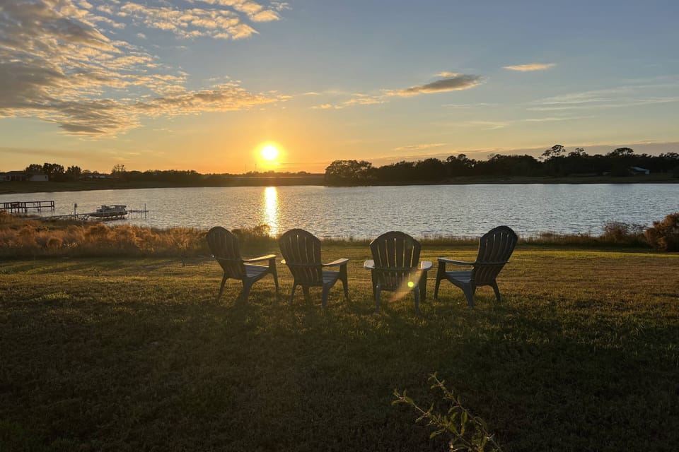 Peaceful backyard overlooking Dinner Lake
