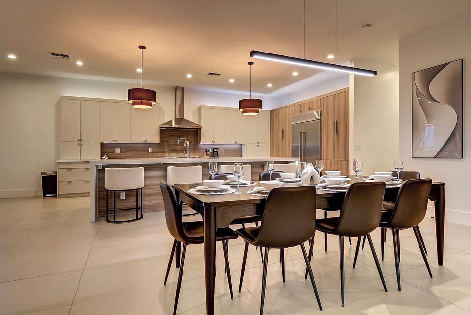 ScottsdaleStays 2025 Luxury Estate w/Chef’s Kitchen & Dining for 10+