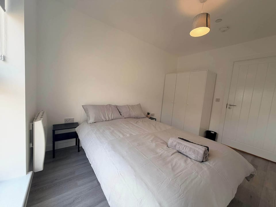Modern 2BDR Oasis Home by Watford General Apartment in Watford