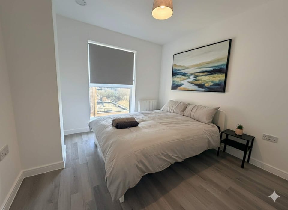Modern 2BDR Oasis Home by Watford General Apartment in Watford