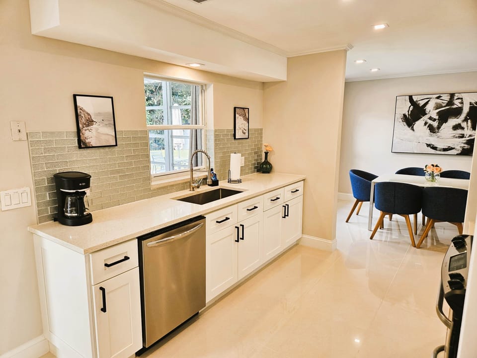 Clean Modern Kitchen
