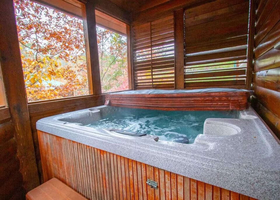 Indoor spa tub