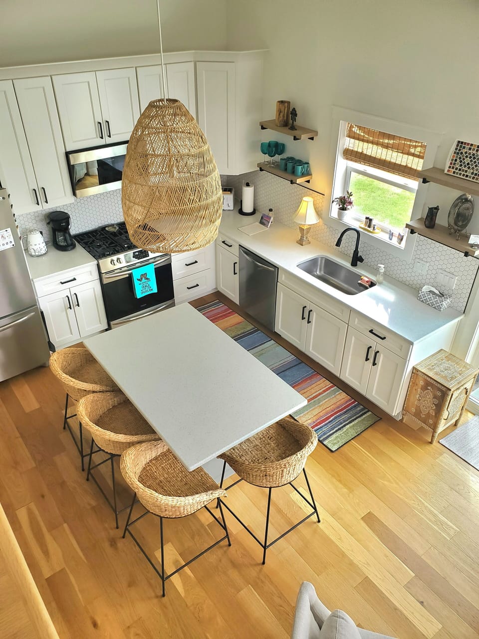 Coffee maker, tea pot, toaster, microwave, dishwasher