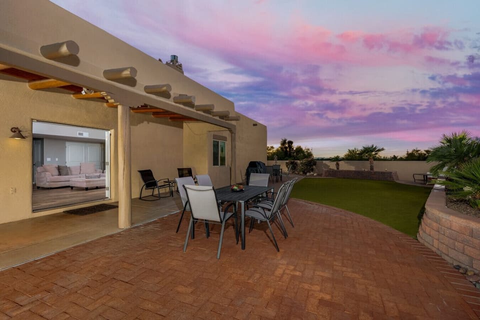 Fully fenced backyard with unobstructed views (no neighbors behind the home), the perfect spot to watch one of Tucson`s stunning sunsets
