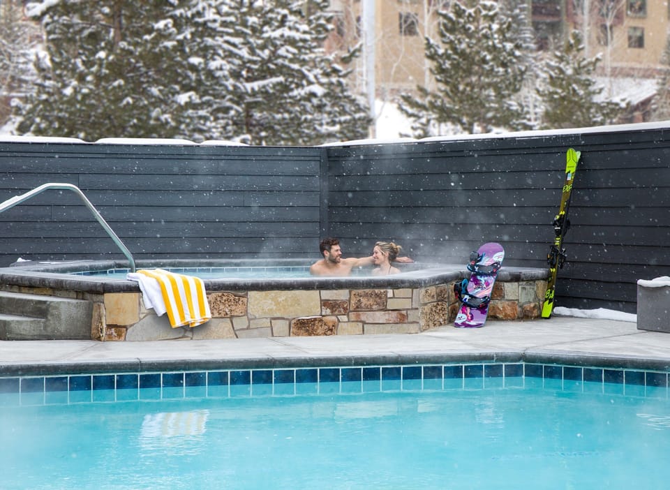 Pool / Hot Tub
