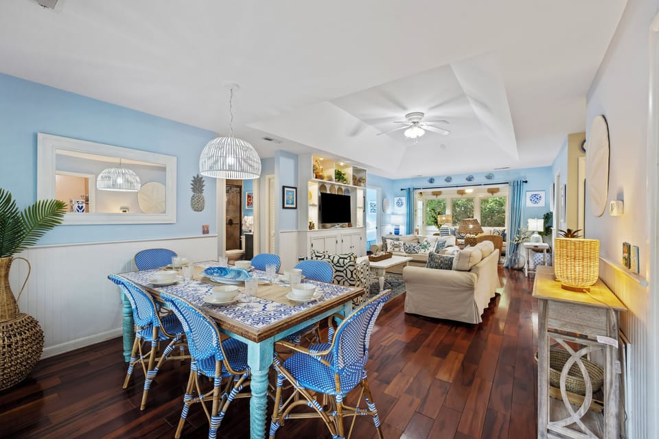 Dining table for 6 guests