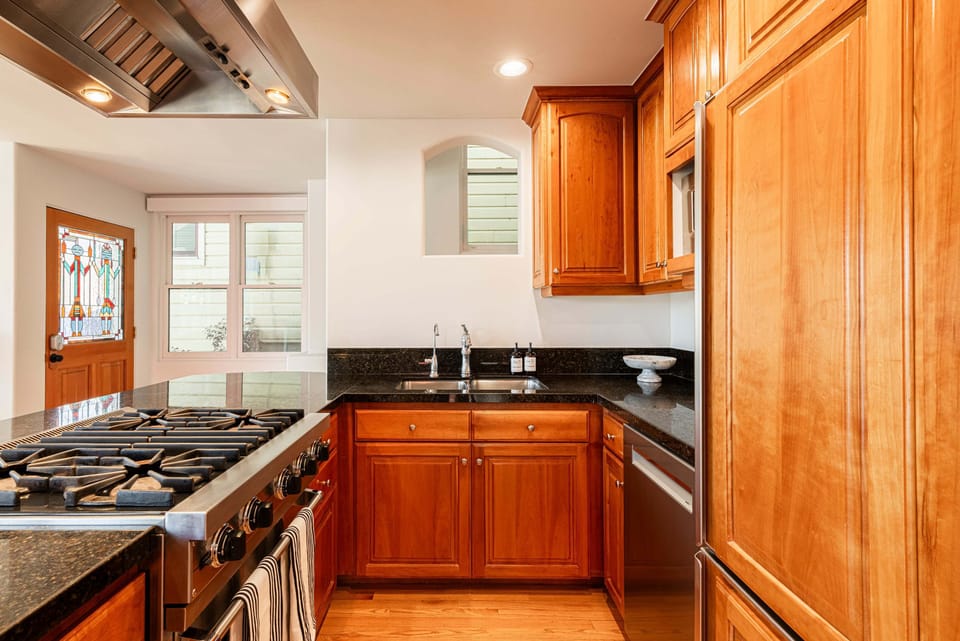 Fully Equipped Kitchen with Stainless Steel Appliances, Gas Range