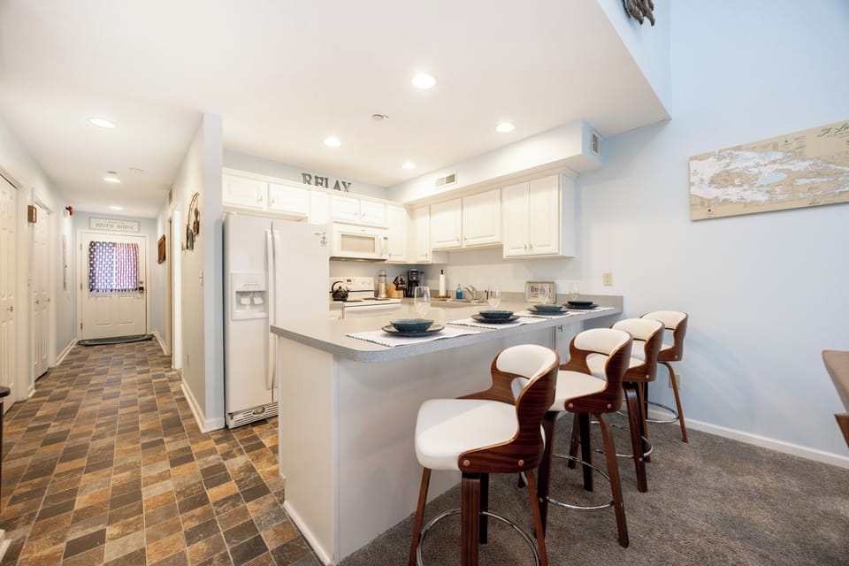 Kitchen and kitchen bar