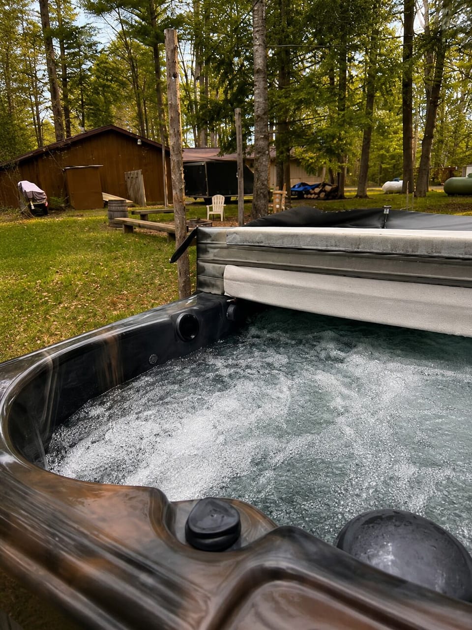 Outdoor spa tub