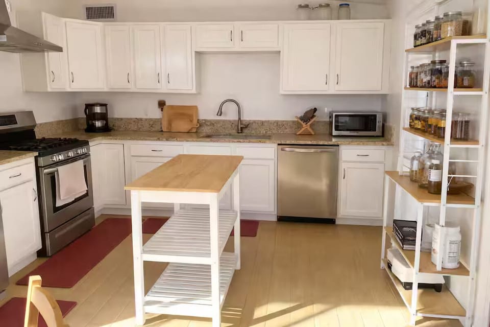 Fully stocked for any cooking needs!