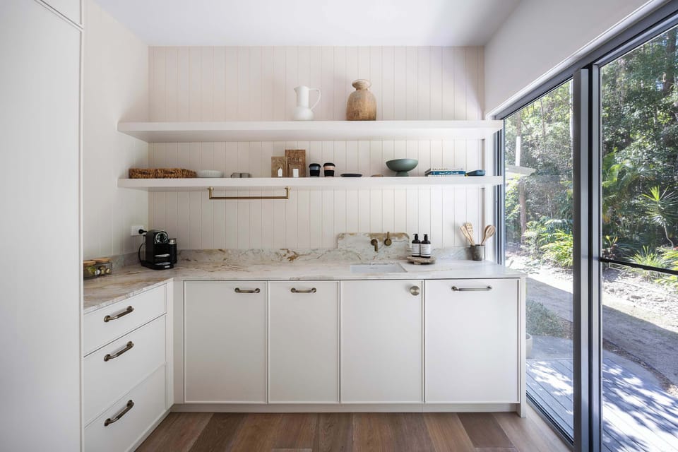 Keep entertaining effortless with a full butler’s pantry, offering extra space and luxury convenience.