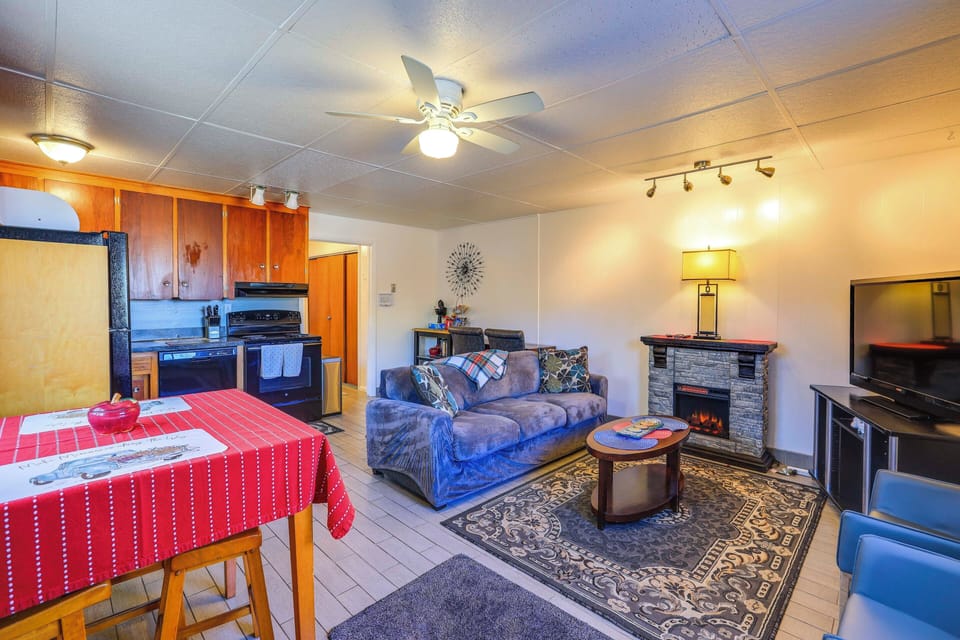 Living Area & Kitchen