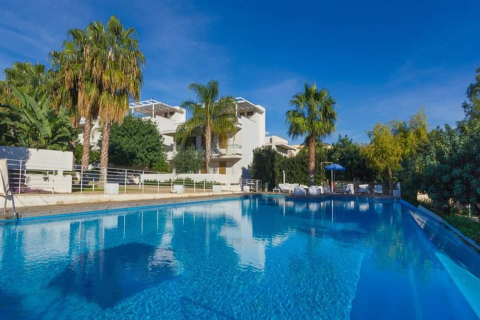 Holiday Home Swimming Pool