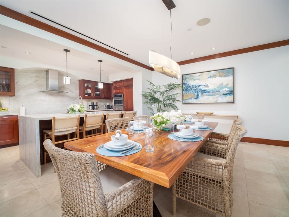 Enjoy Indoor Dining | Pacific Paradise Pool Villa C101