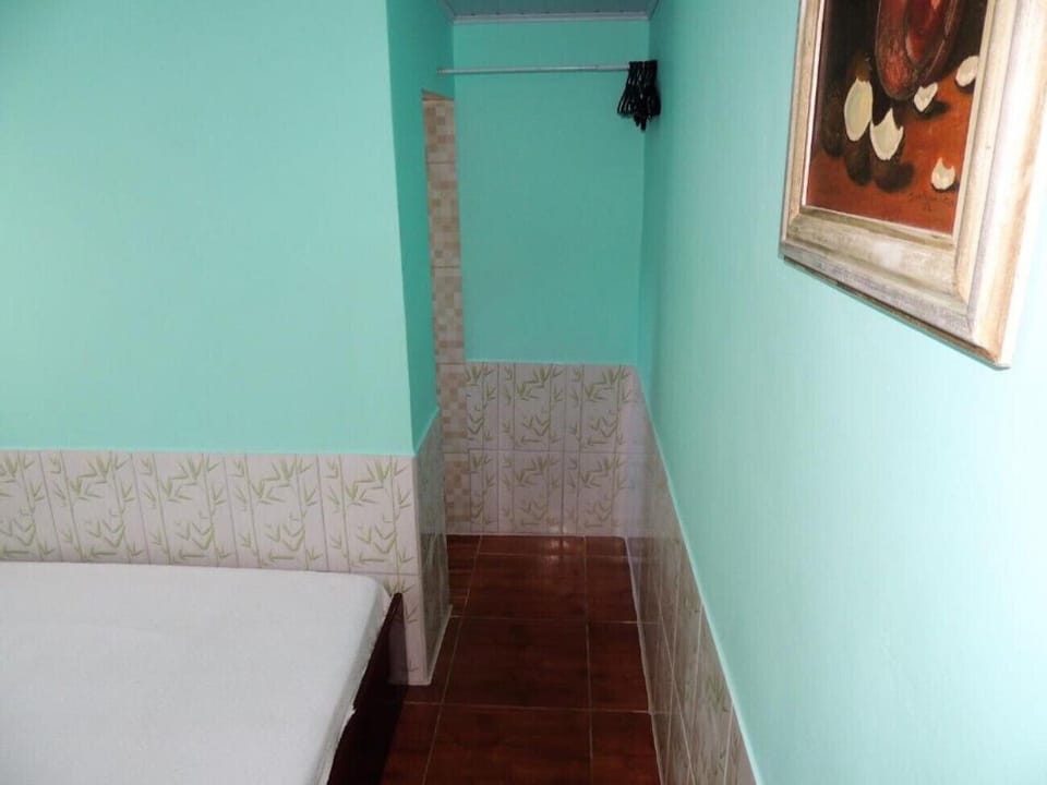 Vista das acomodações da suíte 5