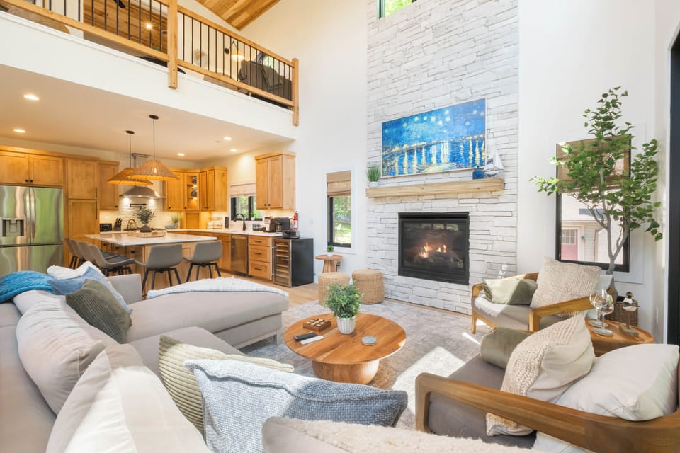 Great Room w/ Sectional Seating, Fireplace, Smart TV & Deck Access