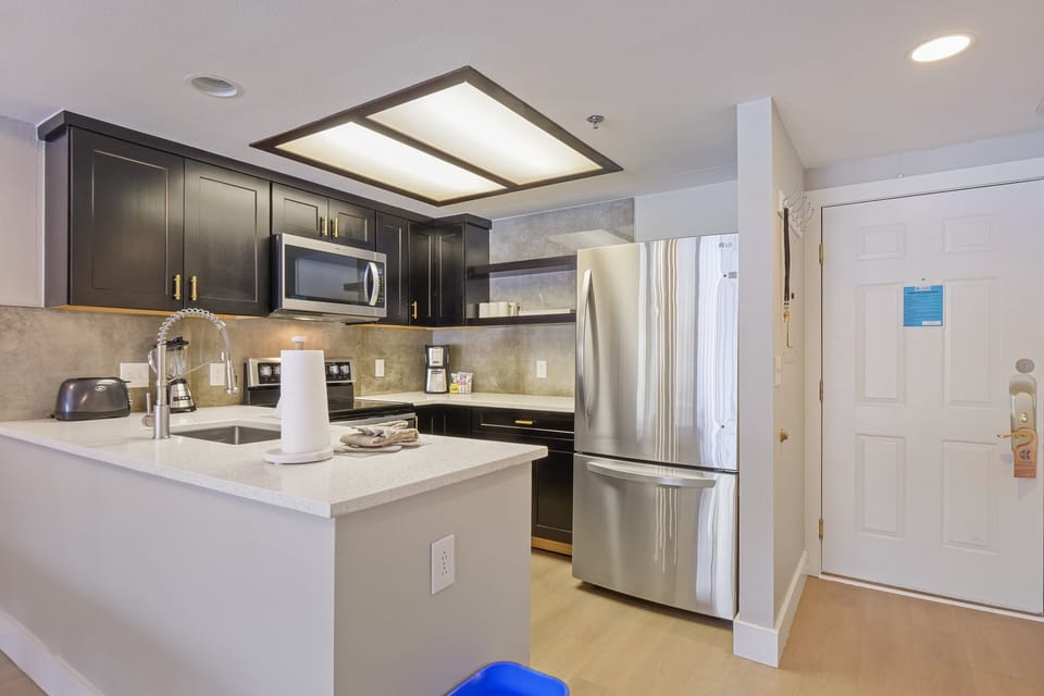 Indoors, Appliance, Microwave, Oven, Kitchen