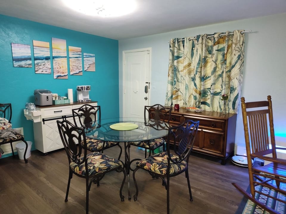 Dining area with coffee bar and ice machine