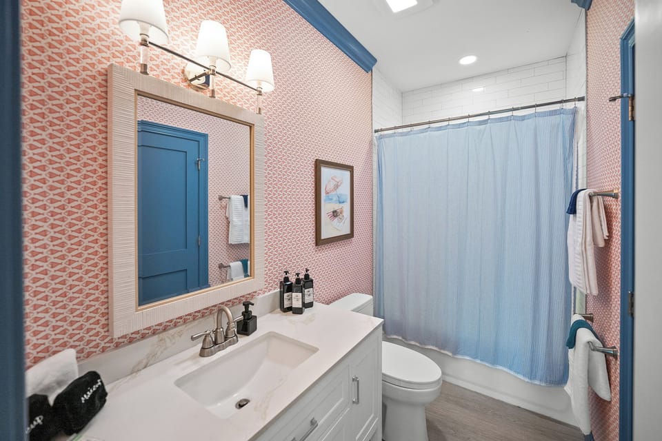 Family Suite shared bath. (Ground Level)