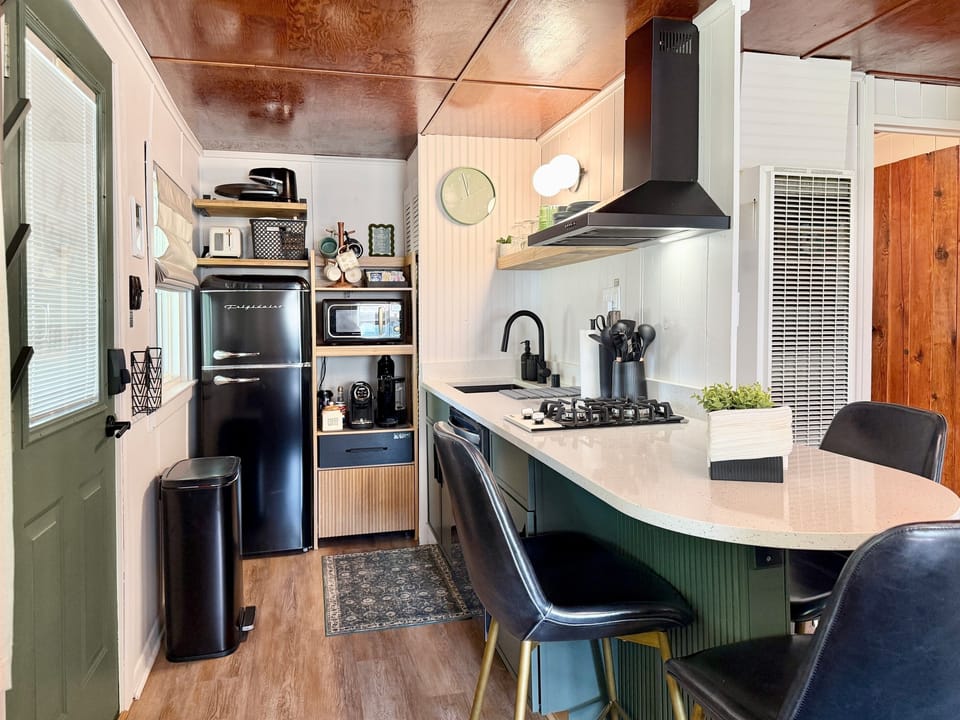 Oak Kitchenette