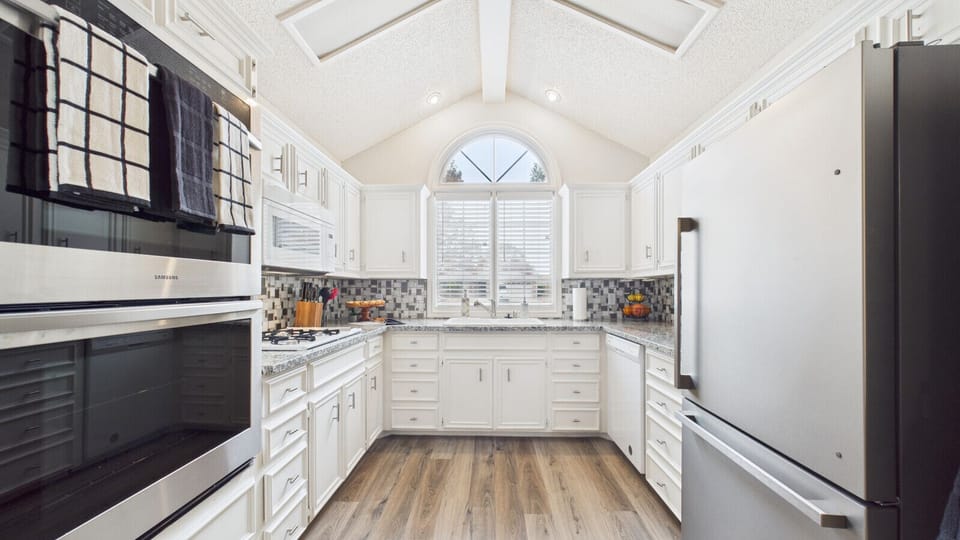 Kitchen | Stainless Steel Appliances | Granite Counters | Ample Cabinet Storage