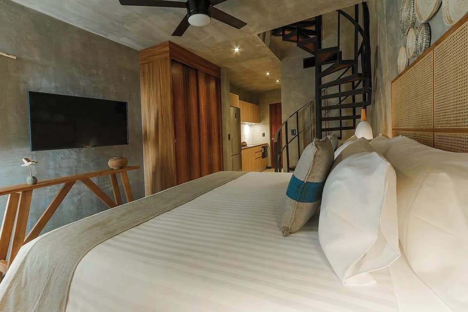 Master bedroom with king size bed 